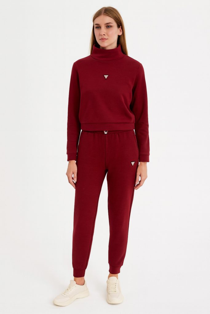 GUESS Metal Üçgen Logolu Pantolon  V4YB08KCAY2