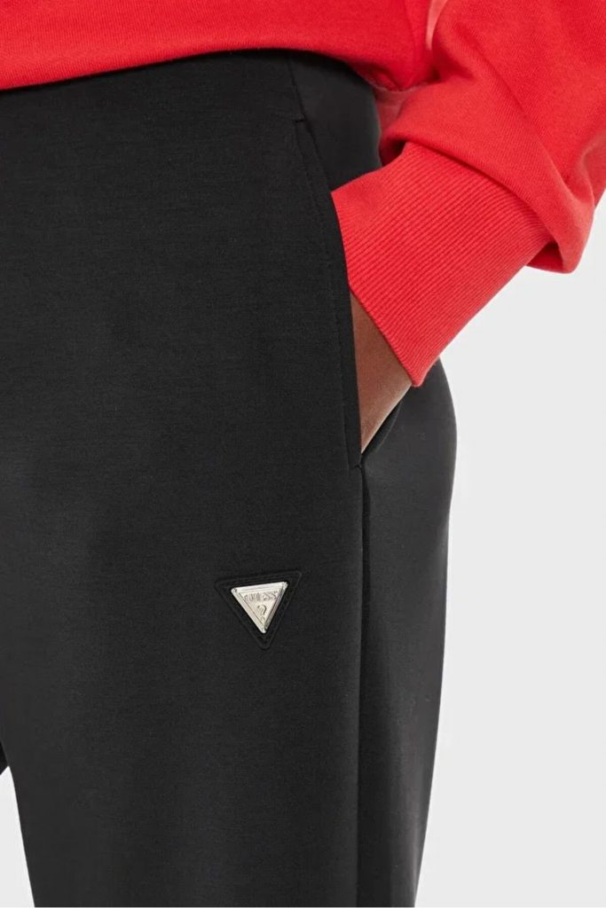 GUESS Metal Üçgen Logolu Pantolon  V4YB08KCAY2 - Siyah