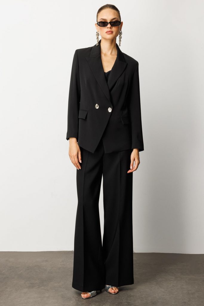 MODAİLGİ Kruvaze Kapamalı Torba Cepli Yırtmaçlı Kısa Ceket  7069 - Siyah