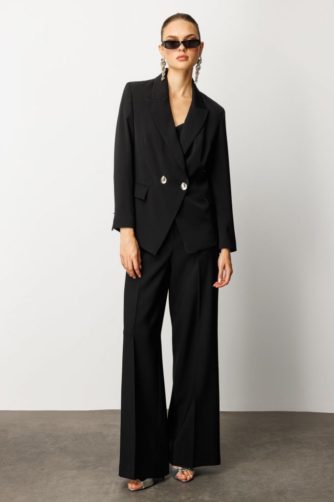 MODAİLGİ Kruvaze Kapamalı Torba Cepli Yırtmaçlı Kısa Ceket  7069 - Siyah