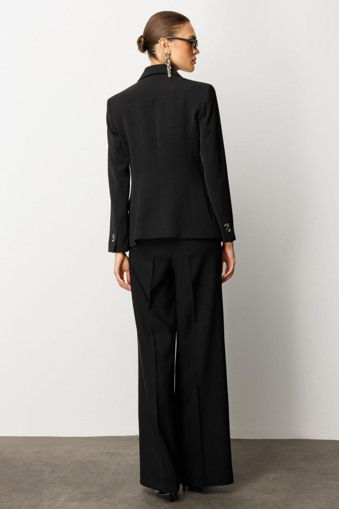 MODAİLGİ Kruvaze Kapamalı Torba Cepli Yırtmaçlı Kısa Ceket  7069 - Siyah