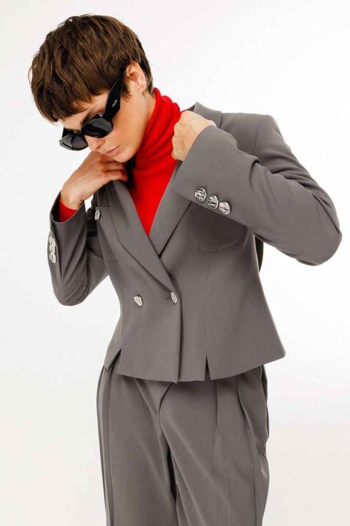 MODAİLGİ Kruvaze Kapamalı Torba Cepli Yırtmaçlı Kısa Ceket  7069 - GRİ