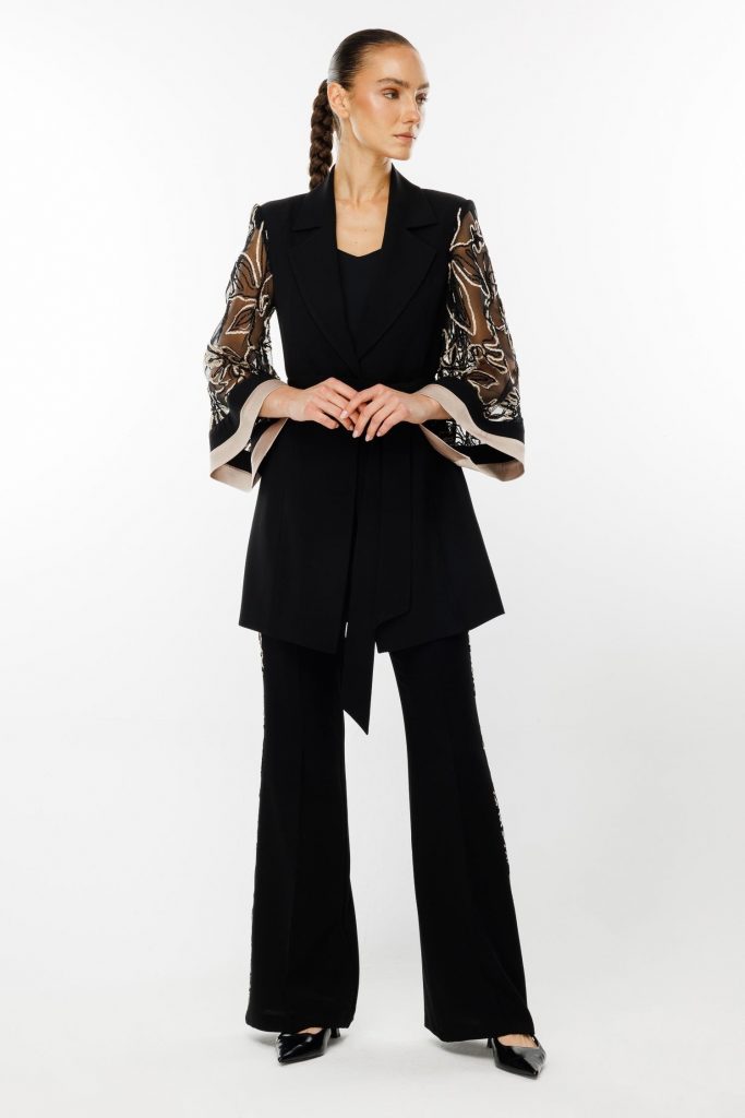 MODAİLGİ Kolları Evaze Güpürlü Uzun Ceket  7113 - Siyah