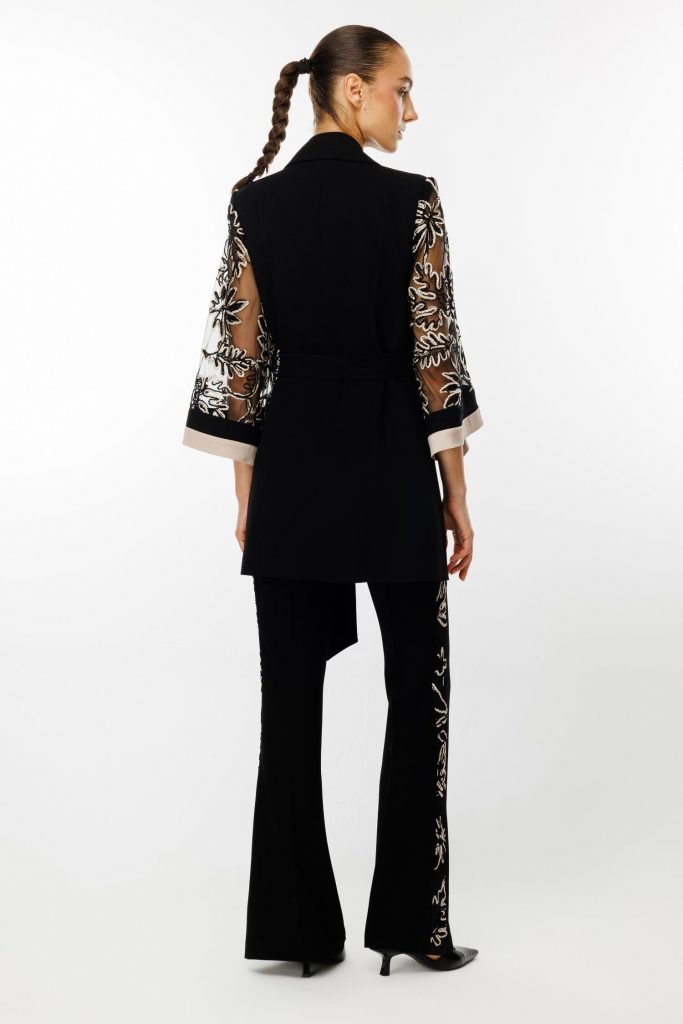 MODAİLGİ Kolları Evaze Güpürlü Uzun Ceket  7113 - Siyah