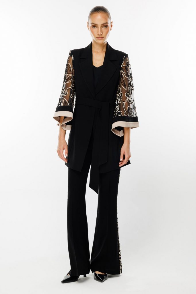 MODAİLGİ Kolları Evaze Güpürlü Uzun Ceket  7113 - Siyah