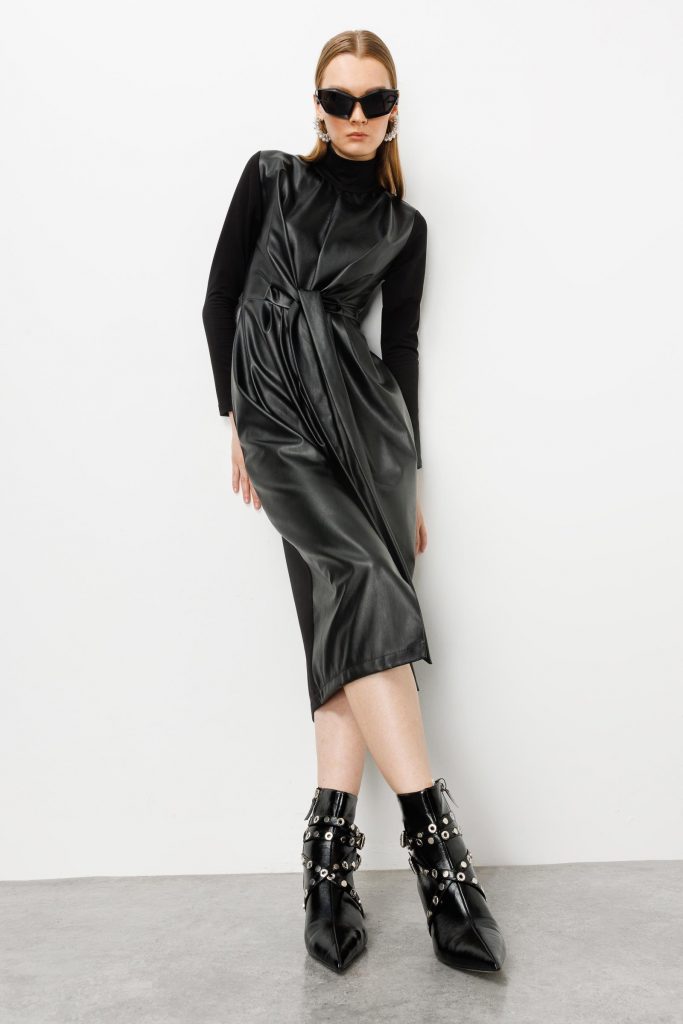 MODAİLGİ Bağlama Detaylı Yırtmaçlı Deri Elbise 6007 - Siyah