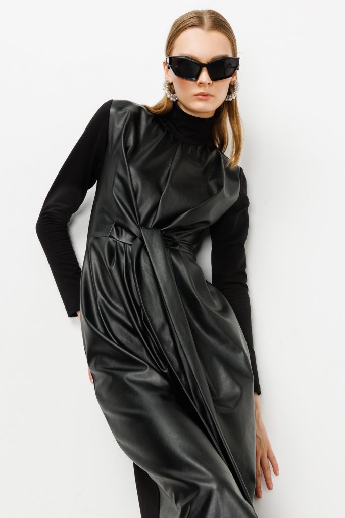 MODAİLGİ Bağlama Detaylı Yırtmaçlı Deri Elbise 6007 - Siyah