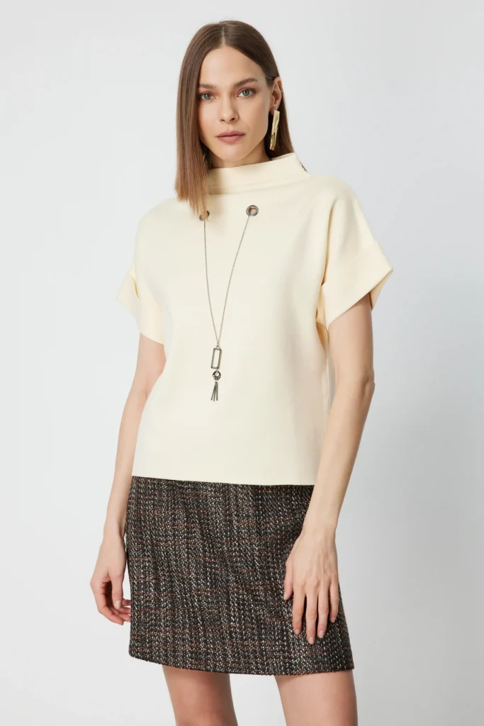 ON TRİKO Aksesuar Detaylı Dik Yaka Triko Kazak 65340 - KREM