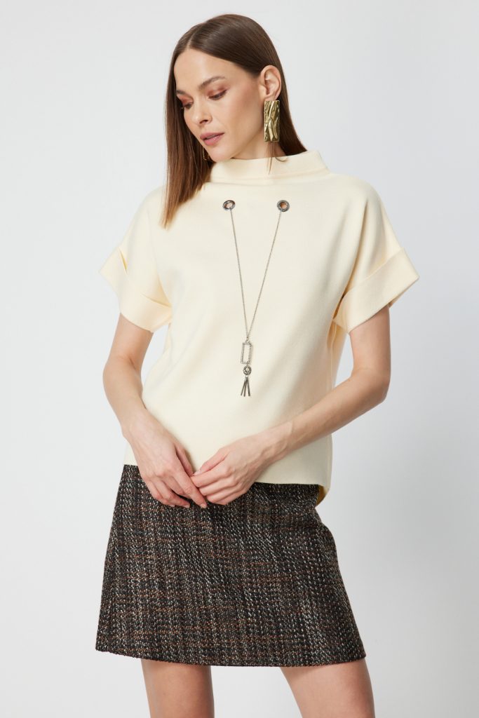 ON TRİKO Aksesuar Detaylı Dik Yaka Triko Kazak 65340 - KREM