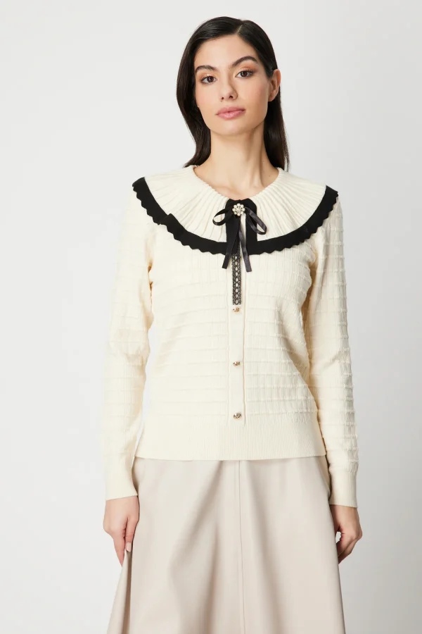 ON TRİKO Yakası Aksesuarlı Düğmeli Triko Kazak 66351