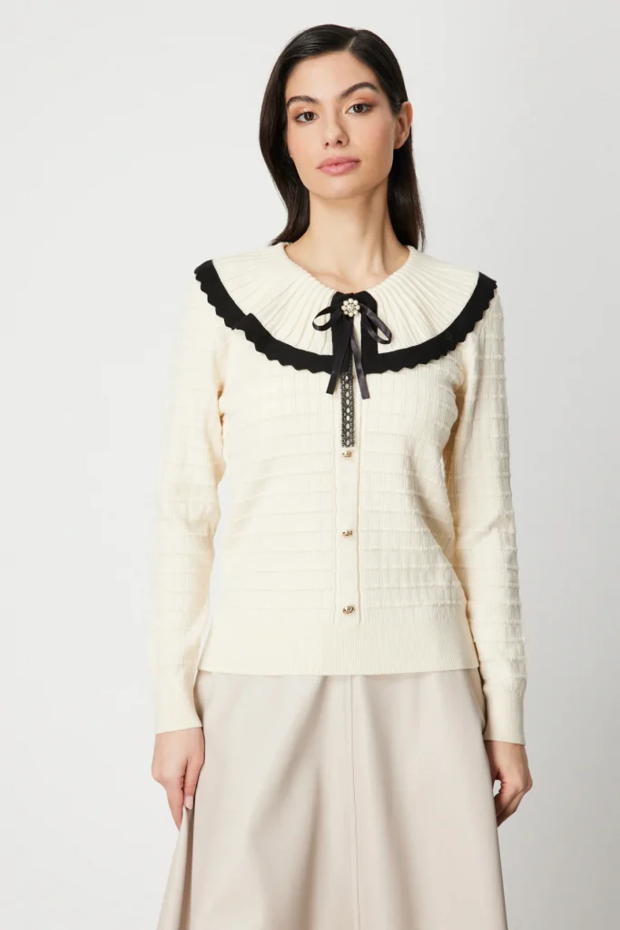 ON TRİKO Yakası Aksesuarlı Düğmeli Triko Kazak 66351