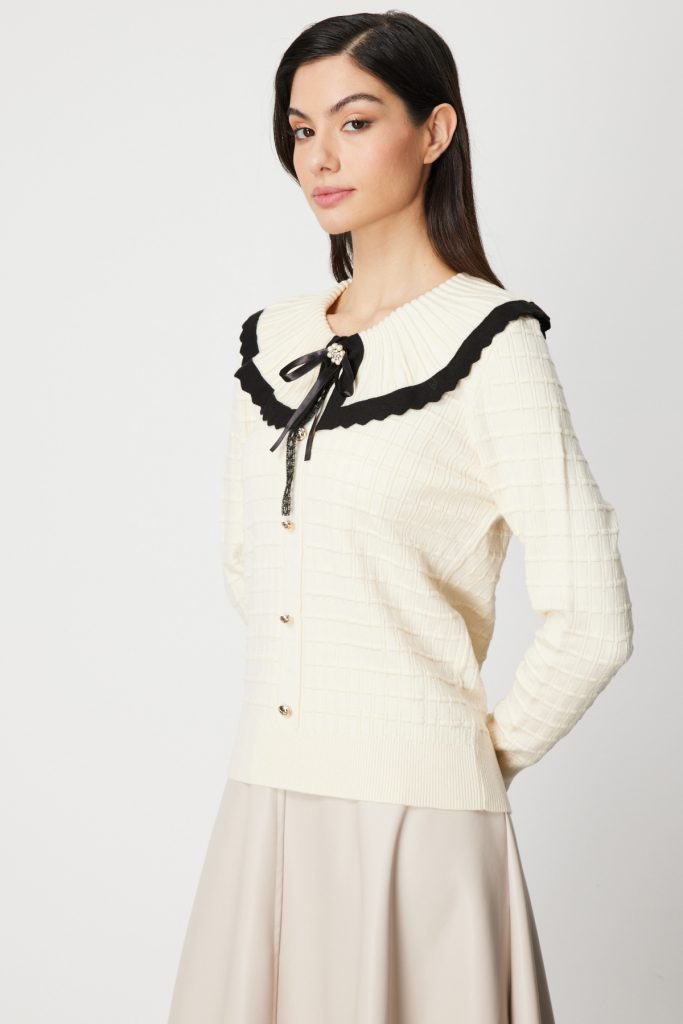 ON TRİKO Yakası Aksesuarlı Düğmeli Triko Kazak 66351