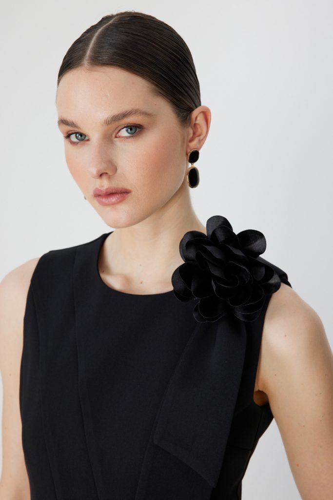 EKOL Çiçek Detaylı Pileli Elbise 6136 - Siyah