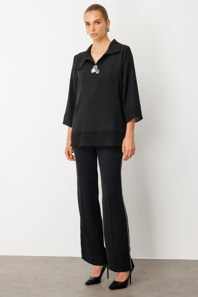 MODAİLGİ Takma Kol Geniş Yaka Broş Detaylı Bluz 10002