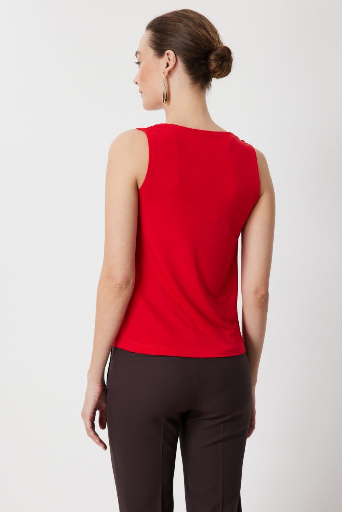 ON TRİKO Tek Omzu Aksesuarlı Degaje Yaka Bluz 71395 - KIRMIZI