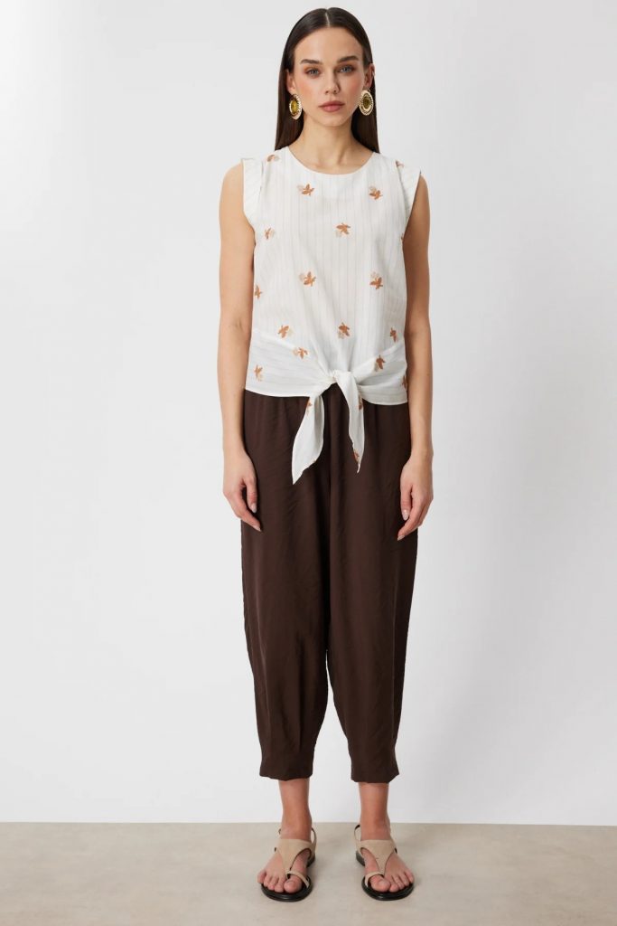 ON TRİKO Önü Bağlamalı İşlemeli Bluz 72335 - BEJ