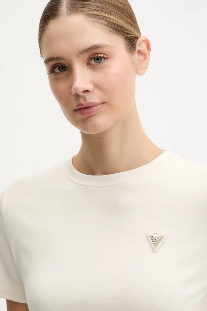 GUESS Üçgen Logolu T-shirt V6RI17KD741 - Beyaz