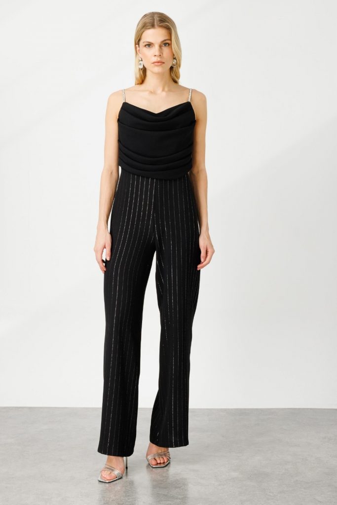 Modailgi Degaje Yaka Simli Çizgili Tulum 6721 - Siyah