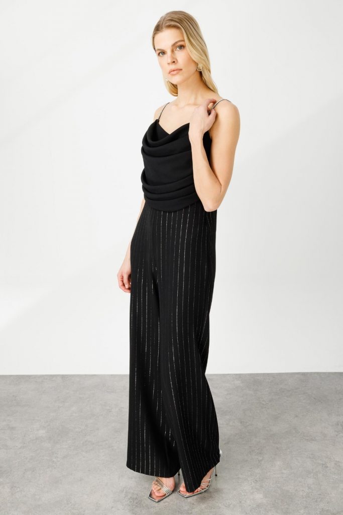 Modailgi Degaje Yaka Simli Çizgili Tulum 6721 - Siyah