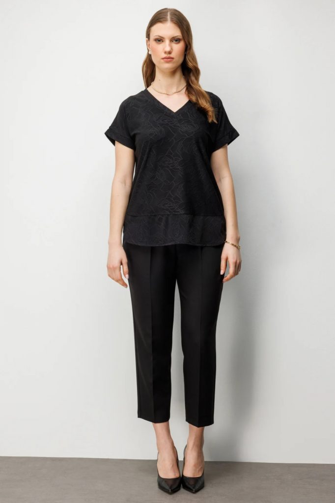 ON TRİKO V Yaka Desenli Büyük Beden Bluz 71343 - Siyah