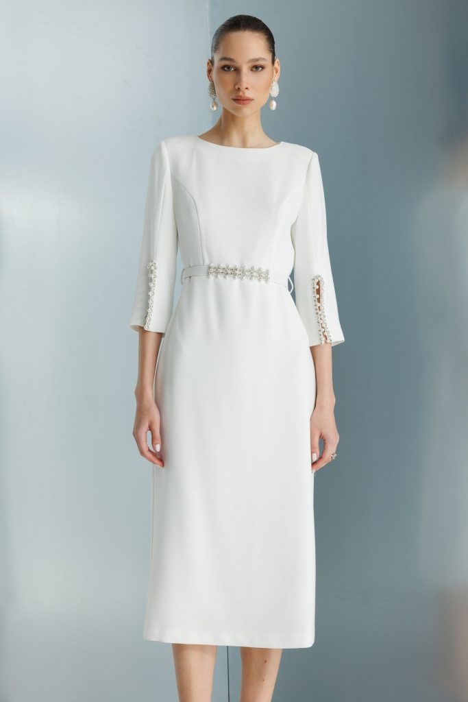 MODAİLGİ Kolları Yırtmaçlı İncili Aksesuarlı Beli Kemerli Elbise 60031 - EKRU