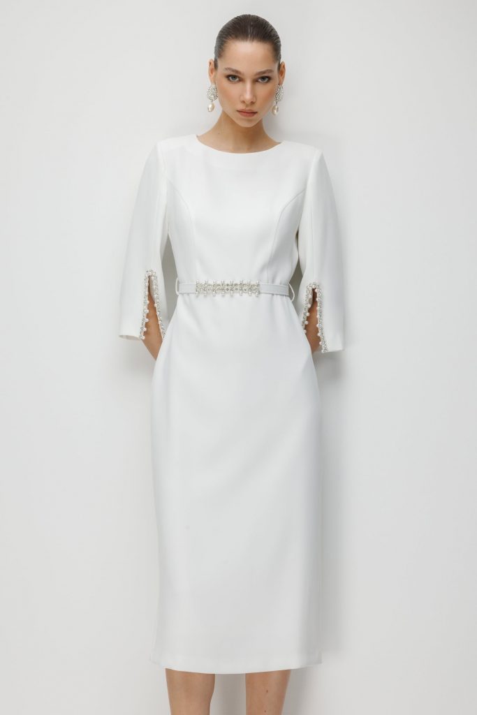 MODAİLGİ Kolları Yırtmaçlı İncili Aksesuarlı Beli Kemerli Elbise 60031 - EKRU