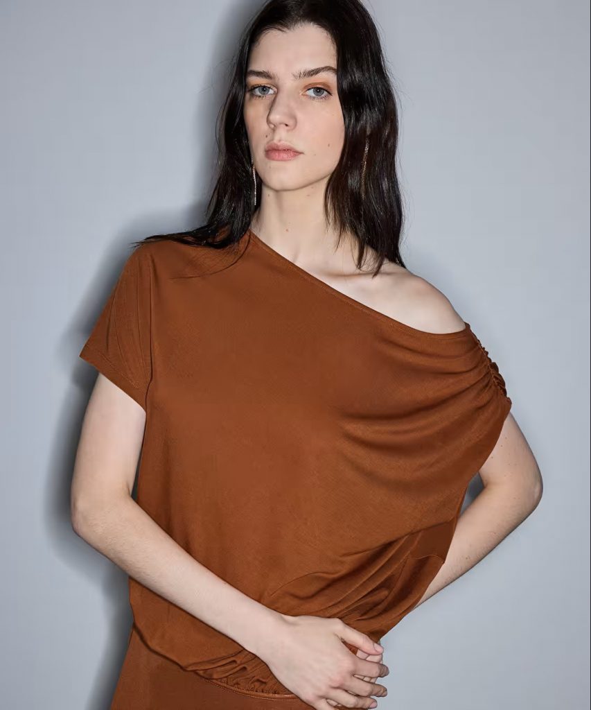 İPEKYOL Asimetrik Kol T-shirt IS1260070075