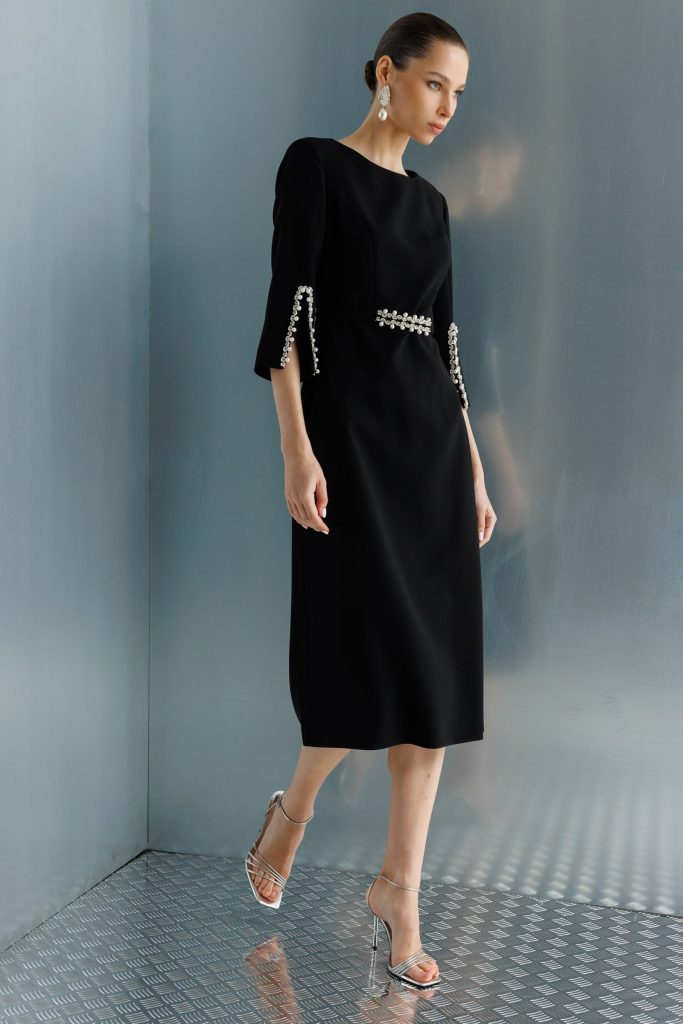 MODAİLGİ Kolları Yırtmaçlı İncili Aksesuarlı Beli Kemerli Elbise 60031 - Siyah