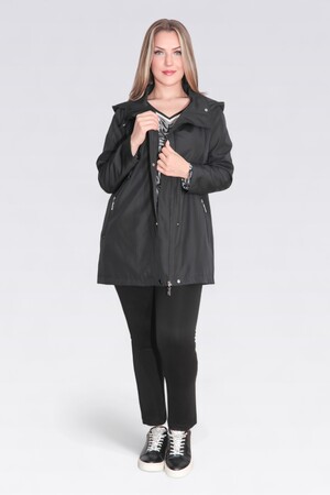 TOLGA SARAÇOĞLU Demonte Kapüşon Devrik Yaka Rahat Kesim Trençkot 60131 - Siyah