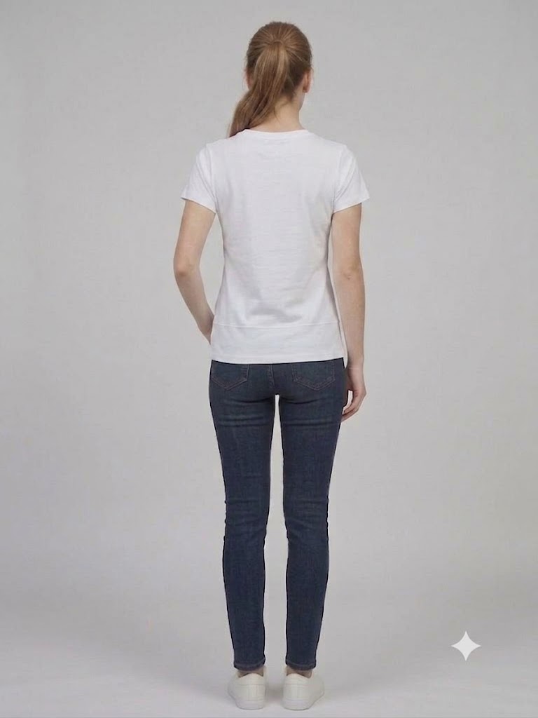 ON TRİKO Kadın V Yaka Cep Detaylı Baskılı T-Shirt 71479 - Beyaz