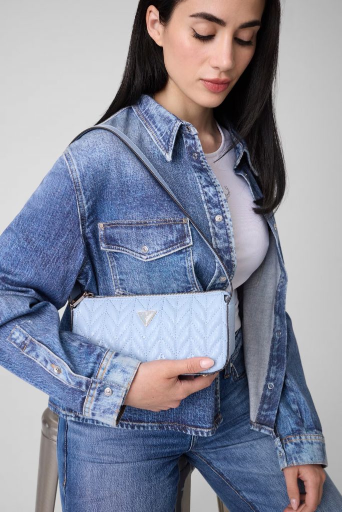 GUESS Stacey Omuz Çantası HWGG9741720 - MAVİ