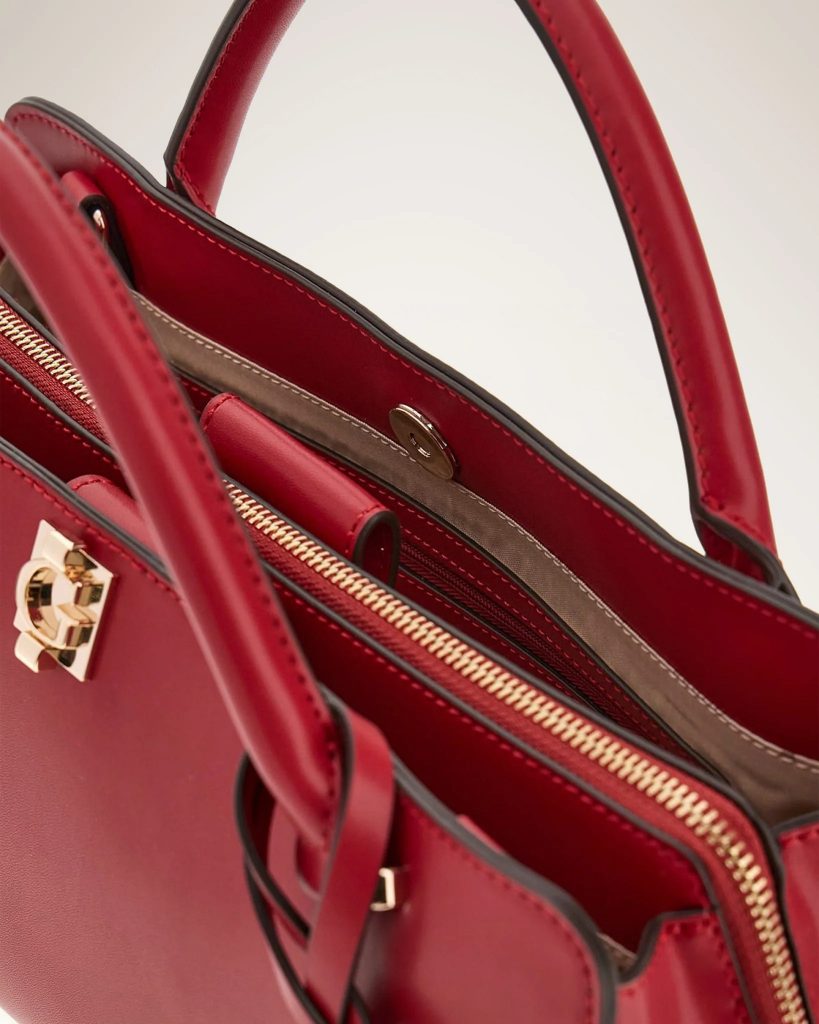 GUESS Audrey Omuz Çantası HWVG9734060