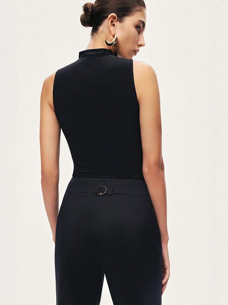 NOCTURNE Transparan Detaylı Degaje Yaka Body 14147